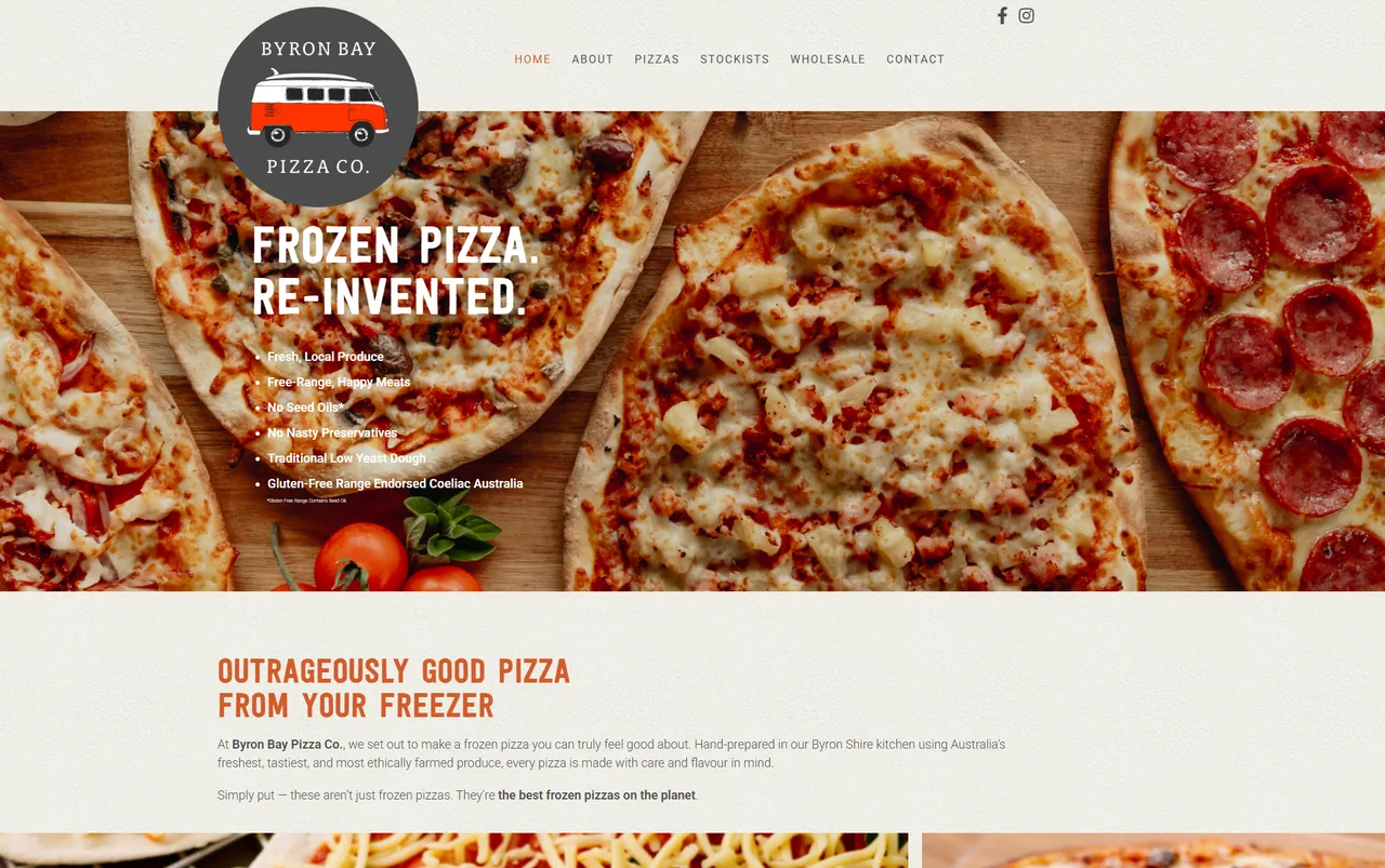 The byronbaypizza.com.au homepage on WordPress, with the headline Outrageously good pizza from your freezer and a clean Home, About, Pizzas, Stockists, Wholesale and Contact menu